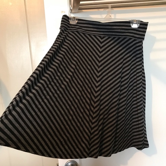 Old Navy fold over A-line black & gray skirt - Picture 1 of 8